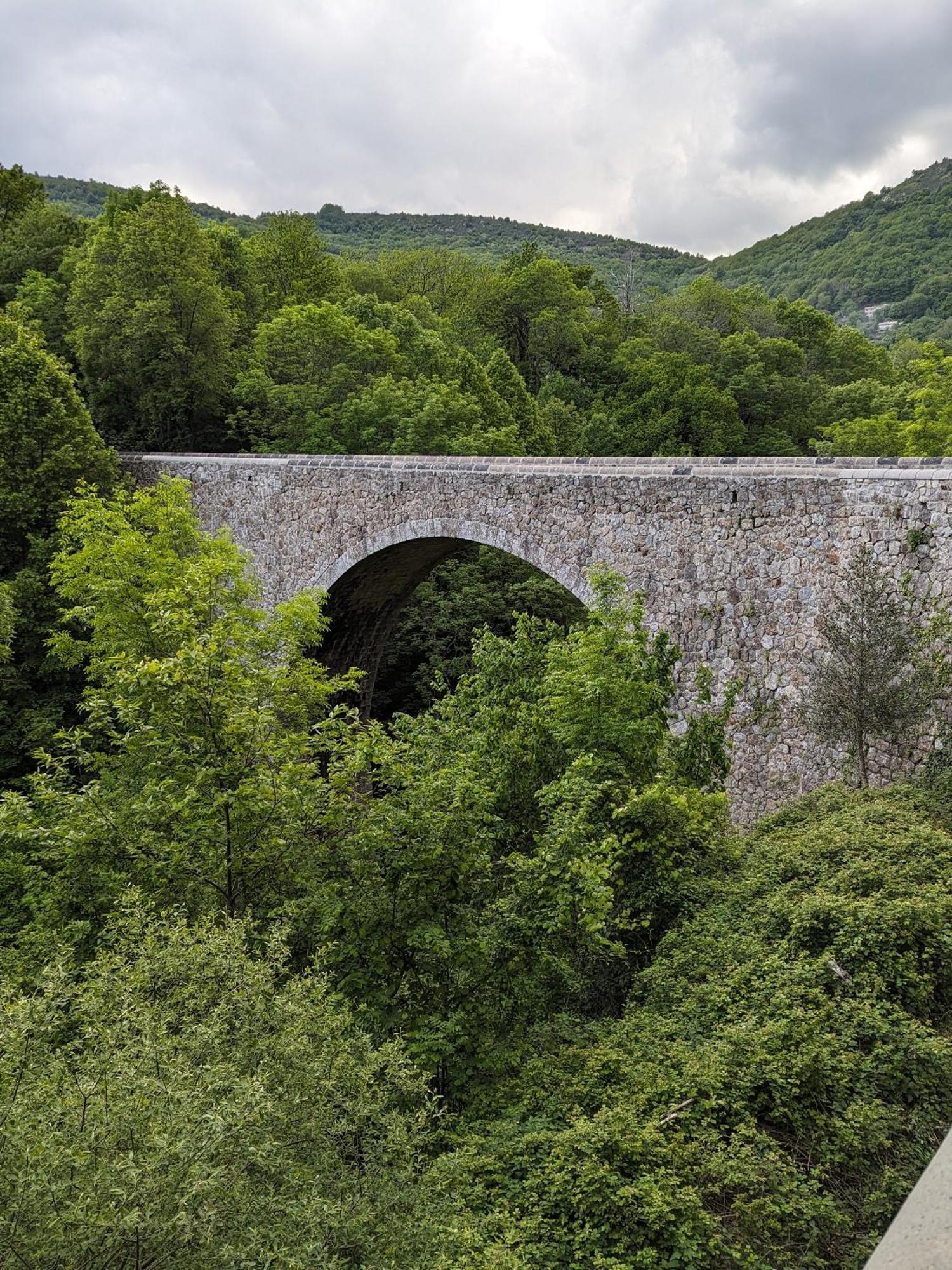 Le Lys De La Vallee Labastide-sur-Bésorgues Exterior photo